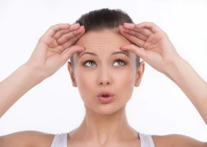 Augenbrauenlifting in Antalya – Stirnlifting